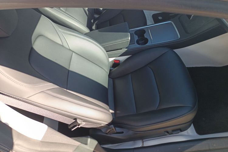 特斯拉 Model 3 2022款 后轮驱动版局部细节41