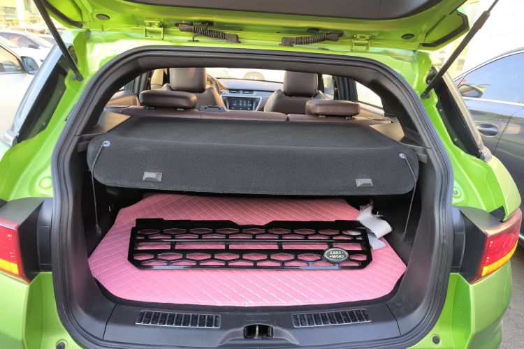 陆风X7 2015款 2.0T 全景尊贵版机舱底盘23