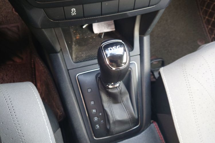 斯柯达 Yeti 2016款 1.4TSI DSG前行版中控内饰18