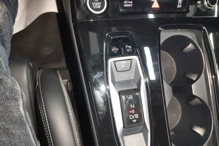 奥迪Q6L e-tron 2026款 首发领航版中控内饰18