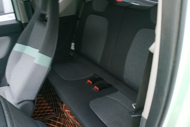 五菱汽车 宏光MINIEV 2022款 马卡龙臻享款 三元锂中控内饰7004