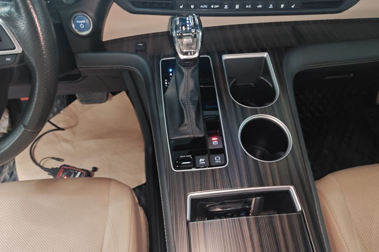 丰田 赛那SIENNA 2023款 2.5L混动 至尊版中控内饰18