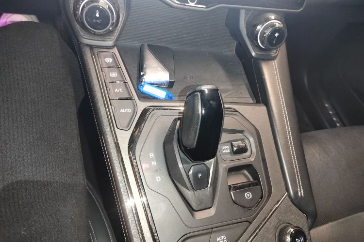 领克01 2021款 2.0TD 四驱暗夜版局部细节18