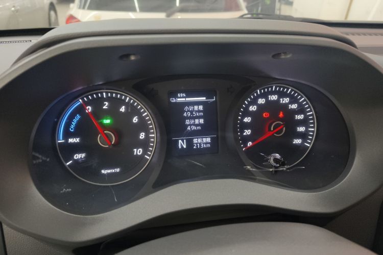 五菱汽车 五菱扬光 2025款 310KM 客车版宁德时代定制版局部细节14