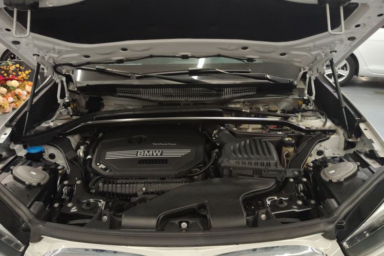 宝马X1 2022款 改款 xDrive25Li 尊享型机舱底盘24