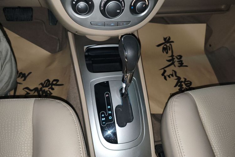 别克 凯越 2013款 1.5L 自动经典型中控内饰18