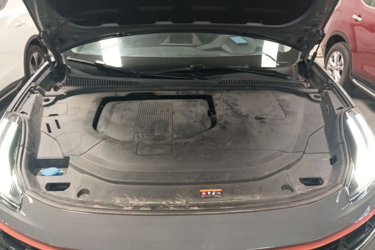 领克06 2020款 1.5T 耀Halo机舱底盘24