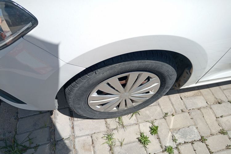 大众 桑塔纳 2016款 1.6L 手动风尚版车身外观35