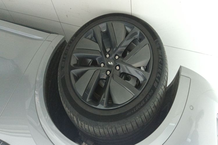 理想汽车 理想L9 2024款 Pro车身外观6007