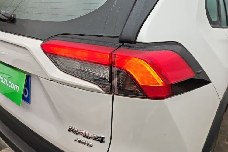 丰田 RAV4荣放 2023款 2.0L CVT四驱探险Plus版车身外观6006