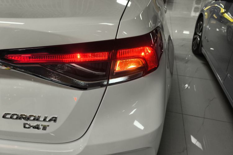 丰田 卡罗拉 2023款 1.2T 精英版车身外观6006