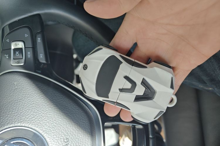 大众 迈腾 2019款 330TSI DSG 豪华型 国V中控内饰11