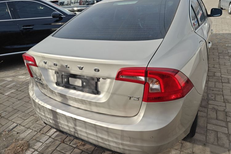 沃尔沃S60 2018款 S60L T3 智进版车身外观6004