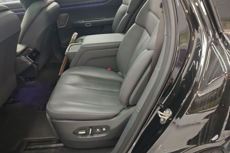 蔚来ES8 2023款 75kWh 行政版中控内饰7004