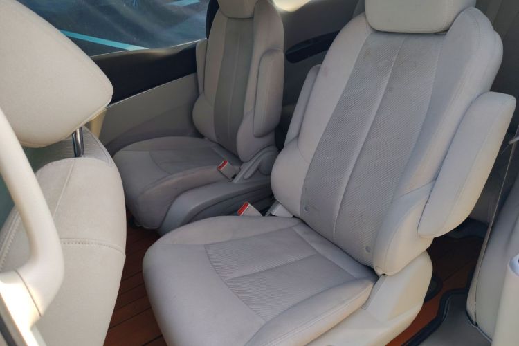 别克GL8 2021款 陆上公务舱 652T 舒适型中控内饰21