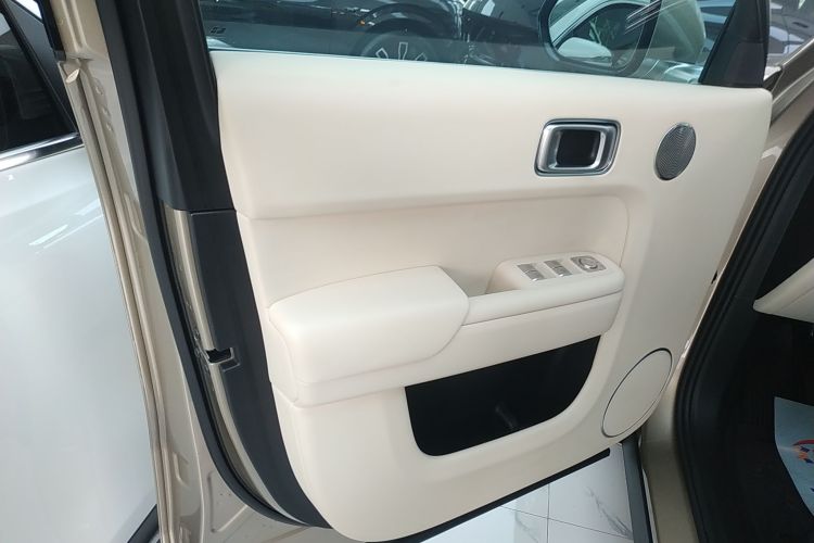 理想汽车 理想L9 2022款 Max中控内饰47