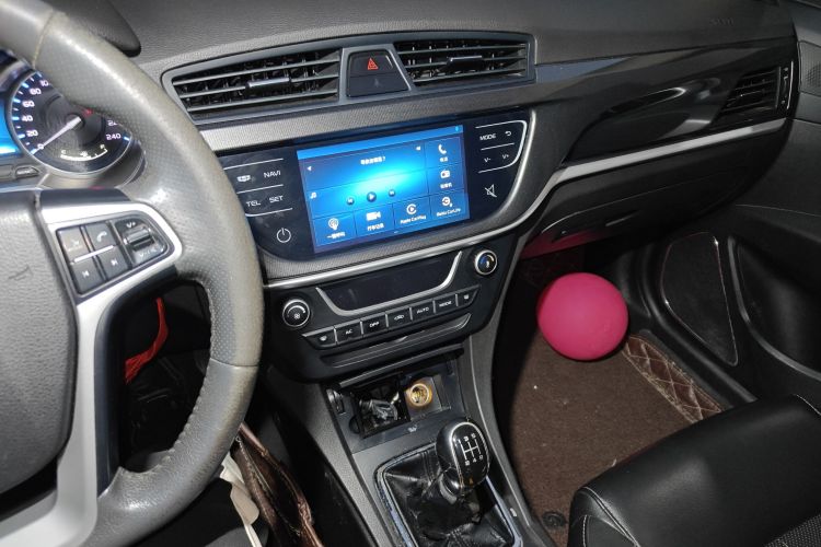 吉利汽车 帝豪 2017款 三厢百万款 1.5L 手动向上版中控内饰16