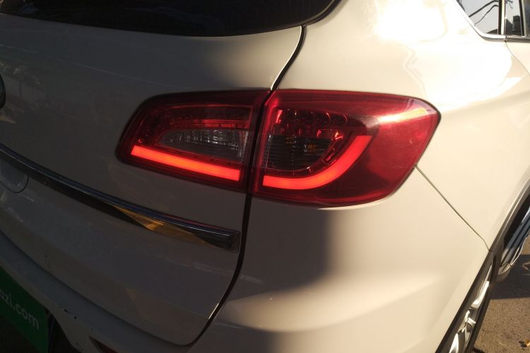 北汽幻速S6 2016款 1.5T 手动领先型车身外观9