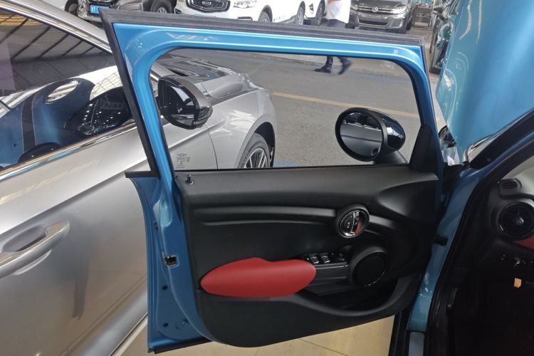 MINI 2015款 1.5T COOPER Fun 五门版中控内饰47