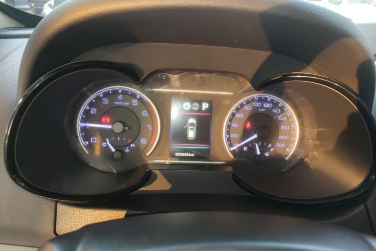 东风风神AX7 2016款 2.0L 自动智逸型中控内饰14