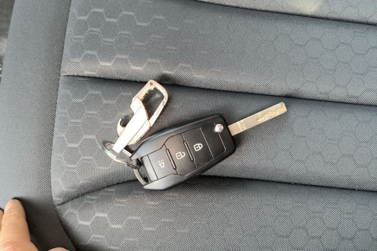 BAW北汽制造 锐胜王牌M7 2025款 1.6L 手动标轴舒适型 5座中控内饰11