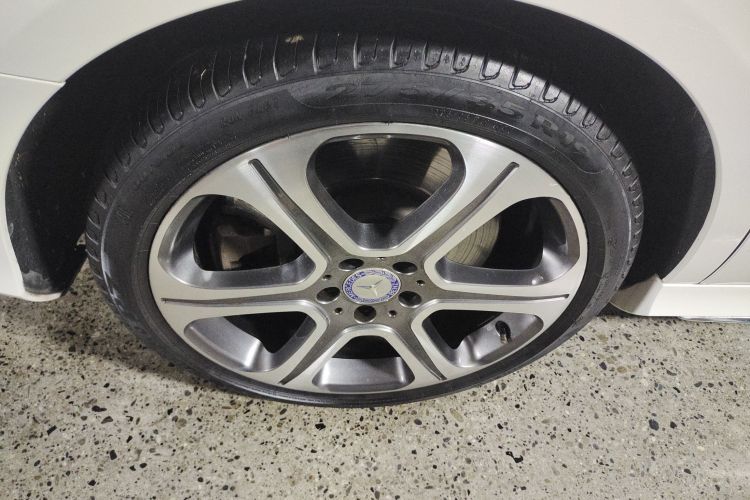 奔驰E级 2017款 E 320 L 运动型 4MATIC车身外观6008