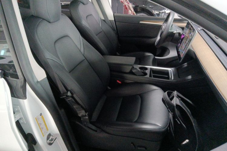 特斯拉 Model Y 2021款 标准续航后驱版局部细节41