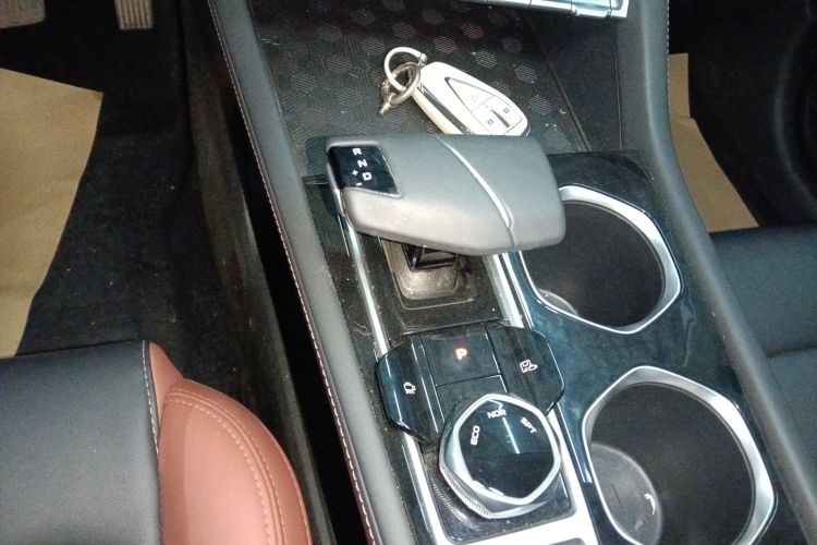 长安 逸动 2024款 PLUS 蓝鲸NE 1.4T GDI DCT高能版中控内饰18