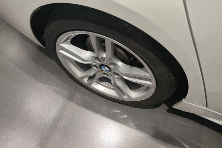 宝马3系 2019款 320i M运动套装车身外观6008