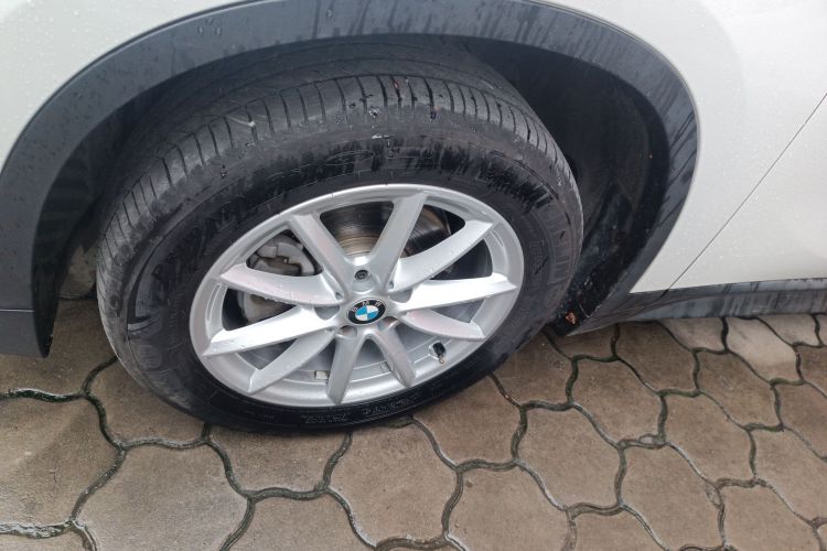 宝马X1 2016款 sDrive18Li 时尚型车身外观35