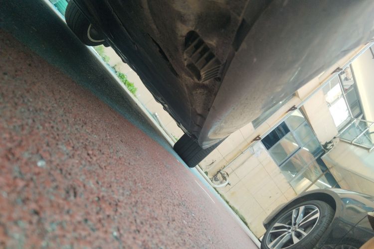 宝马7系 2014款 730Li 臻享型局部细节9004