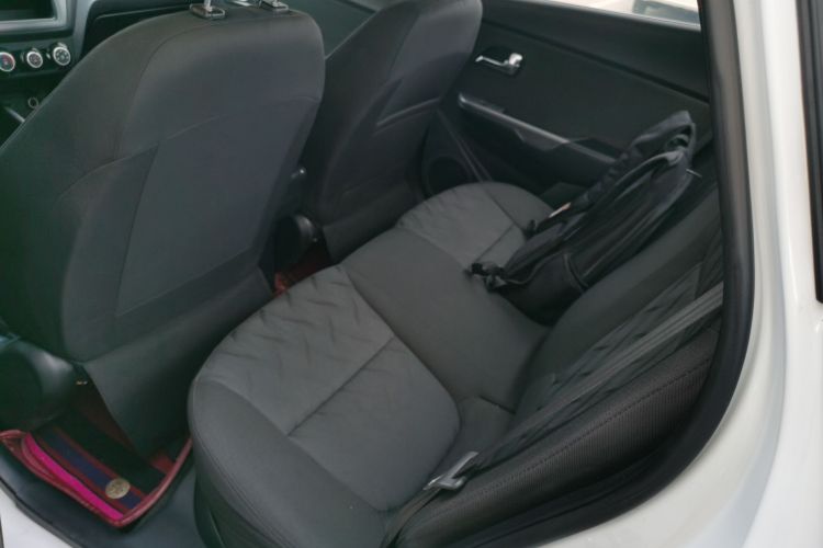 起亚K2 2015款 三厢 1.4L MT GLS中控内饰7004