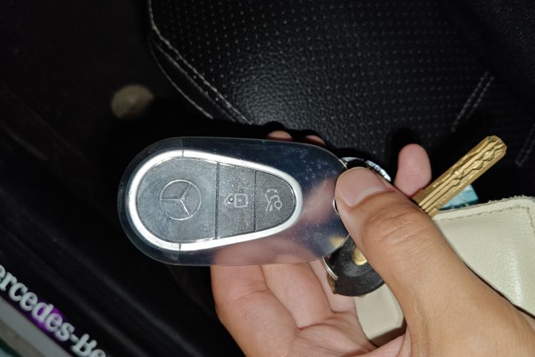 奔驰C级 2023款 改款 C 260 L 运动版中控内饰7001