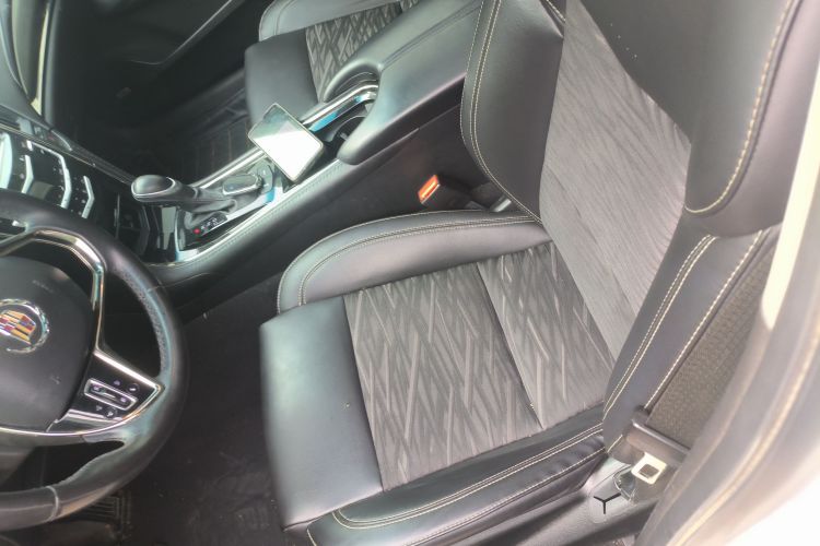 凯迪拉克ATS-L 2014款 25T 舒适型中控内饰19