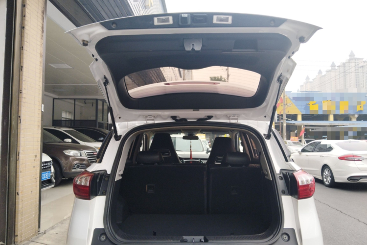 猎豹汽车 猎豹CS9 2017款 1.5L CVT风尚型机舱底盘23