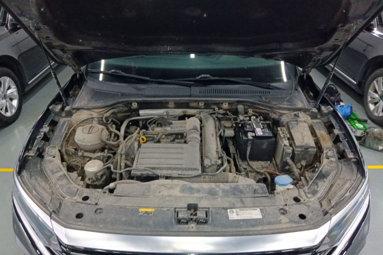 大众 帕萨特 2022款 280TSI 商务版机舱底盘24