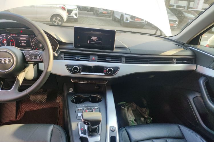 奥迪A4L 2019款 40 TFSI 时尚型 国VI中控内饰16