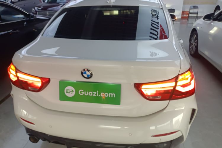 宝马1系 2021款 125i M运动曜夜版车身外观6