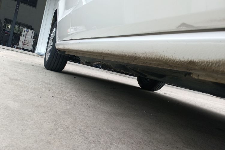 大众 Polo 2016款 1.4L 手动风尚型机舱底盘29