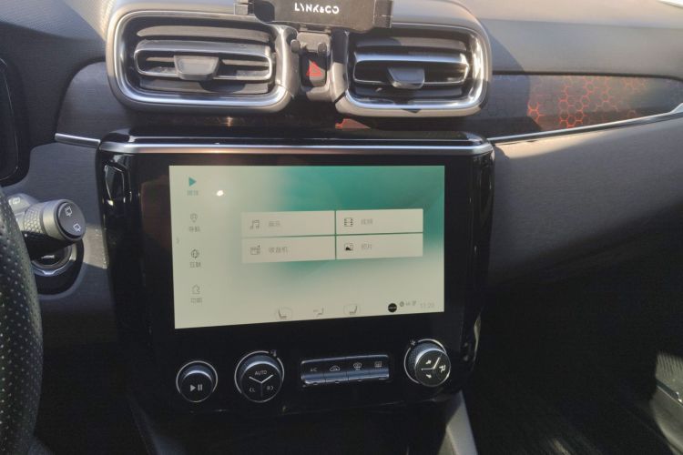 领克02 2018款 1.5T DCT两驱劲版 国V中控内饰16