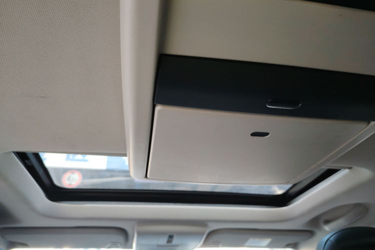 道奇 酷威 2016款 2.4L 两驱旅行版中控内饰22