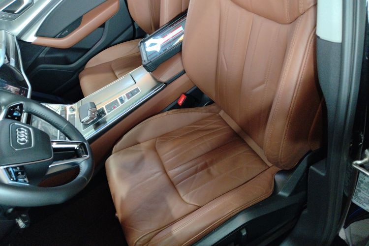 奥迪A6L 2020款 45 TFSI 臻选致雅型中控内饰19