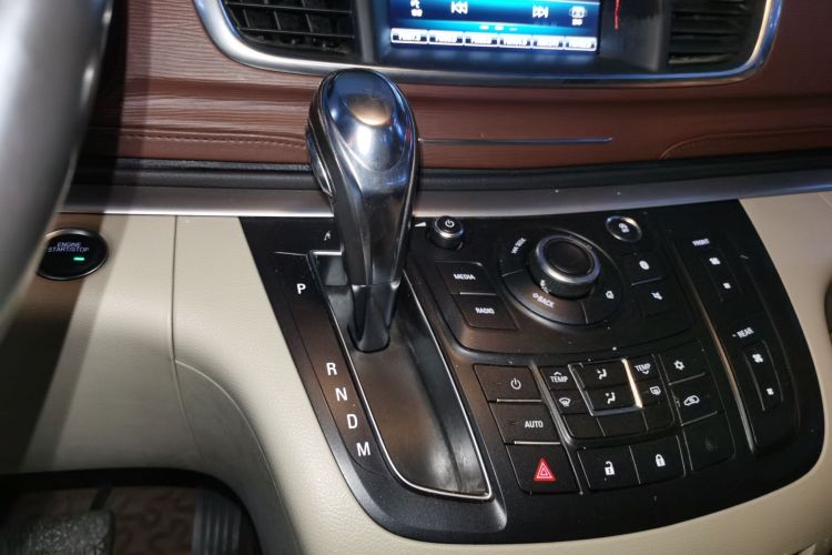 别克GL8 2017款 25S 舒适型 国V局部细节18