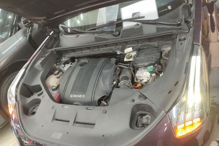 领克01 EM-P 2021款 1.5TD PHEV Halo机舱底盘24