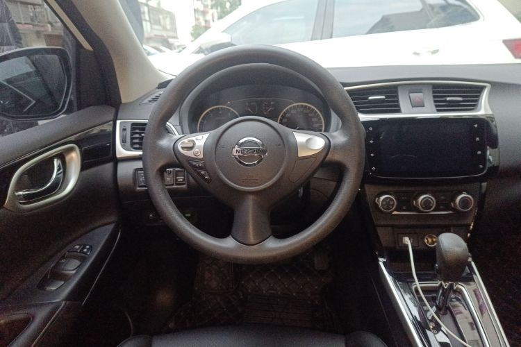 日产 轩逸 2021款 经典 1.6XL CVT豪华版中控内饰13