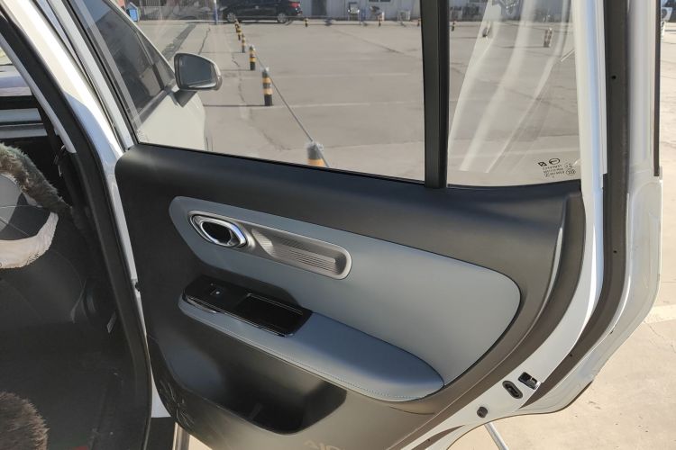 埃安 AION Y 2023款 Younger 星耀版中控内饰7006