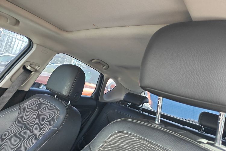 别克 英朗 2014款 XT 1.6L 自动时尚版中控内饰22