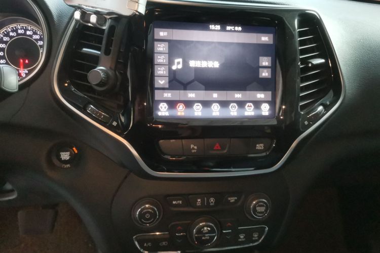 Jeep 自由光 2019款 2.0T 两驱智享版 国VI中控内饰16