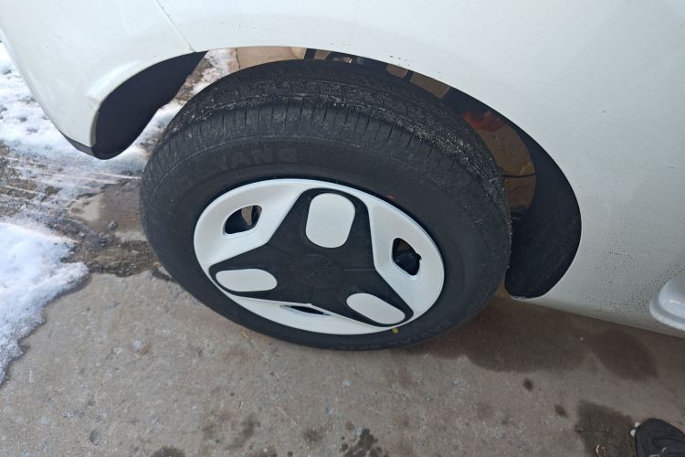 吉利银河 熊猫 2025款 210km 元气熊车身外观6008