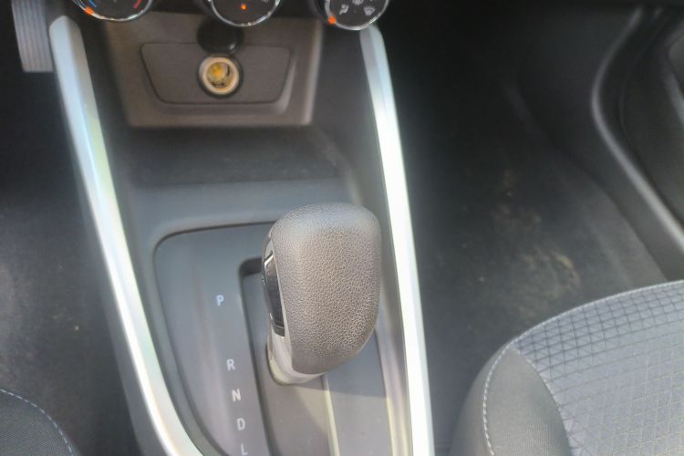 雪佛兰 科沃兹 2022款 325T 自动欣悦版中控内饰18